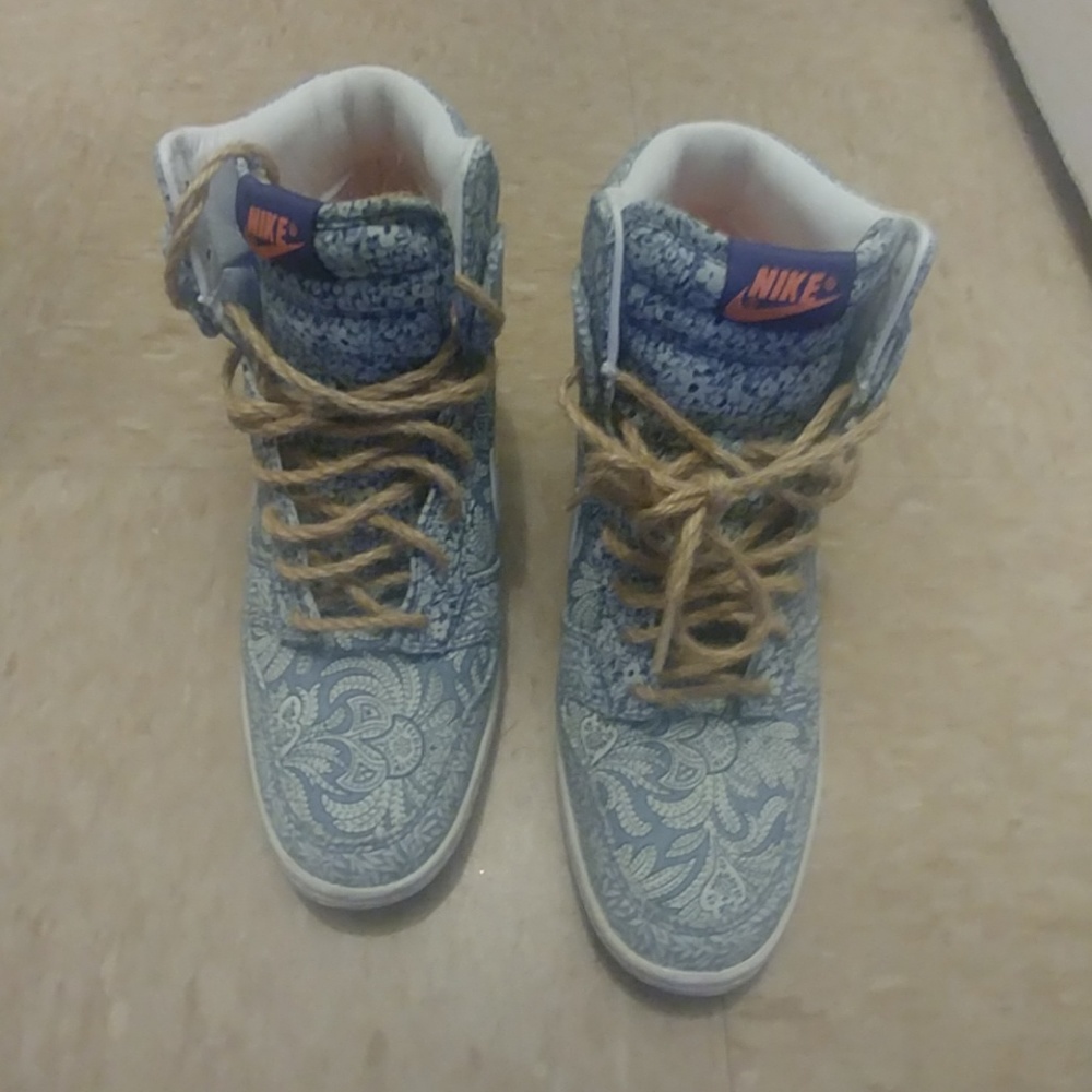 Nike sky high dunks
